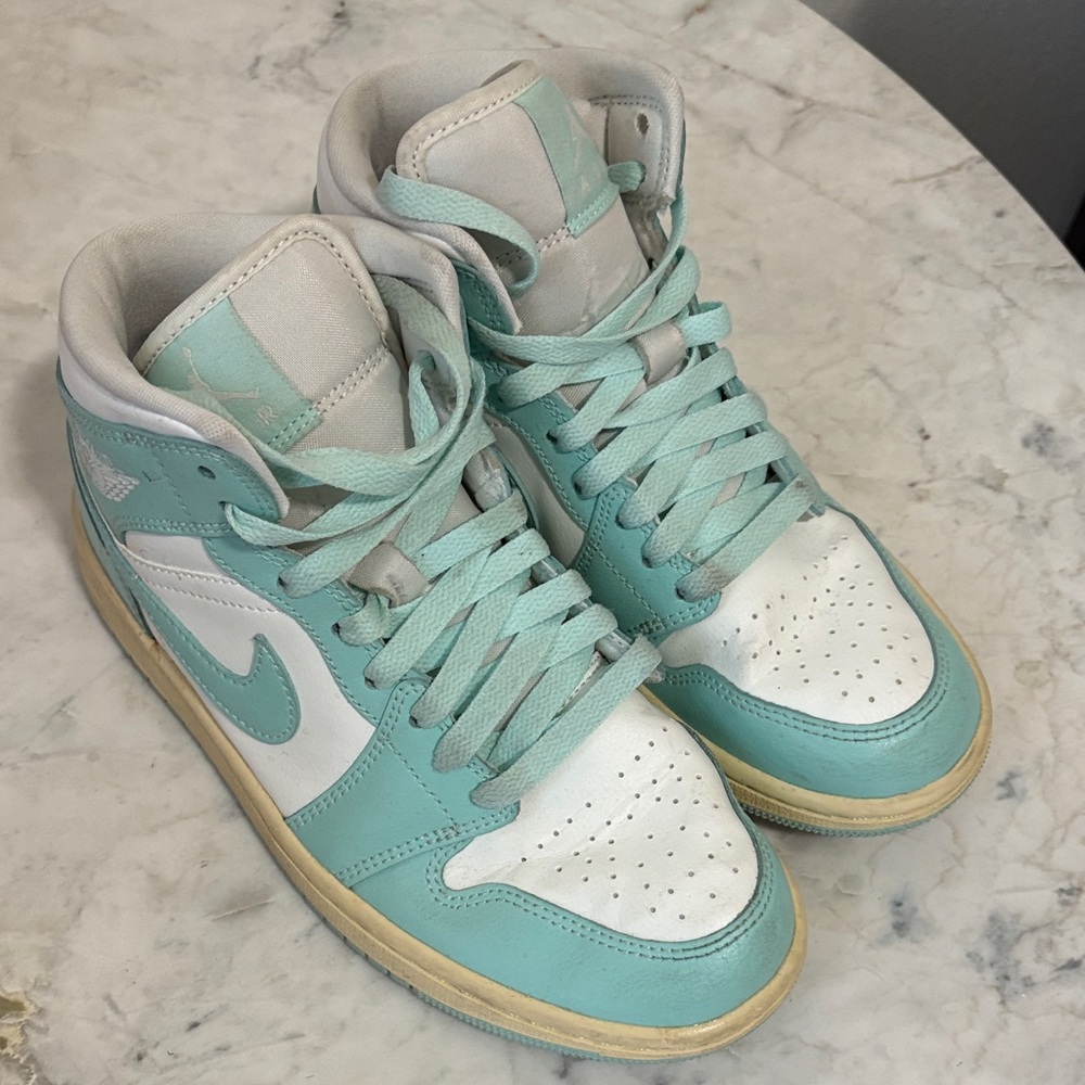 Nike Women's Athletic Shoes - Mint Green and White Gently Used